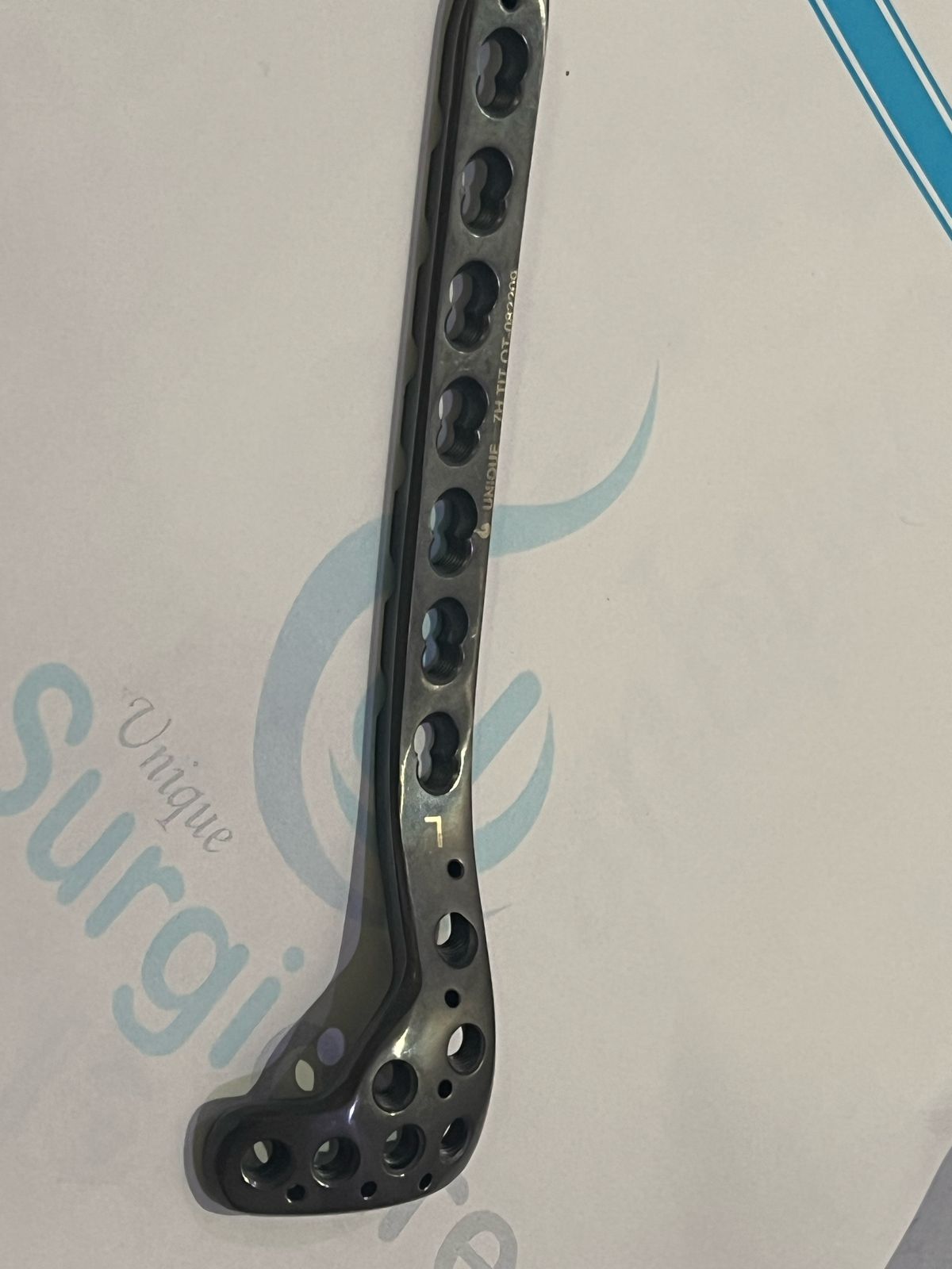 Proximal lateral tibial plate titanium